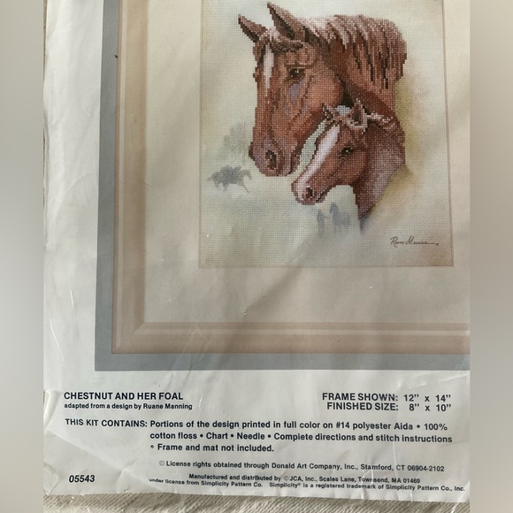 SIMPLICITY Counted Cross Stitch Kit Chestnut And Her Foal Horse Needlework NEW - Picture 4 of 4